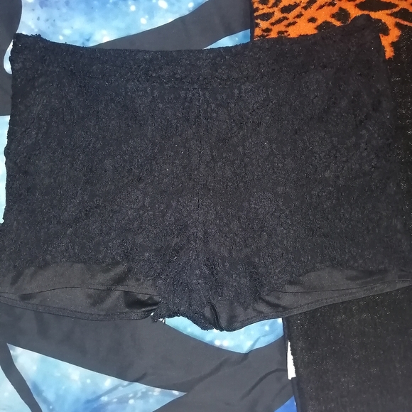 Shorts - Picture 2 of 2